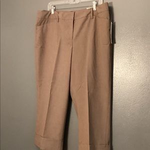 Women’s brown capri’s